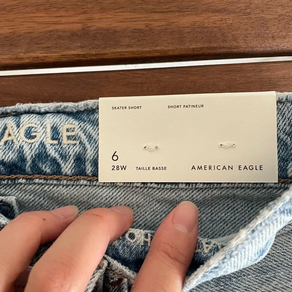 NWT American Eagle Denim Baggy Short size 6 MSRP$60